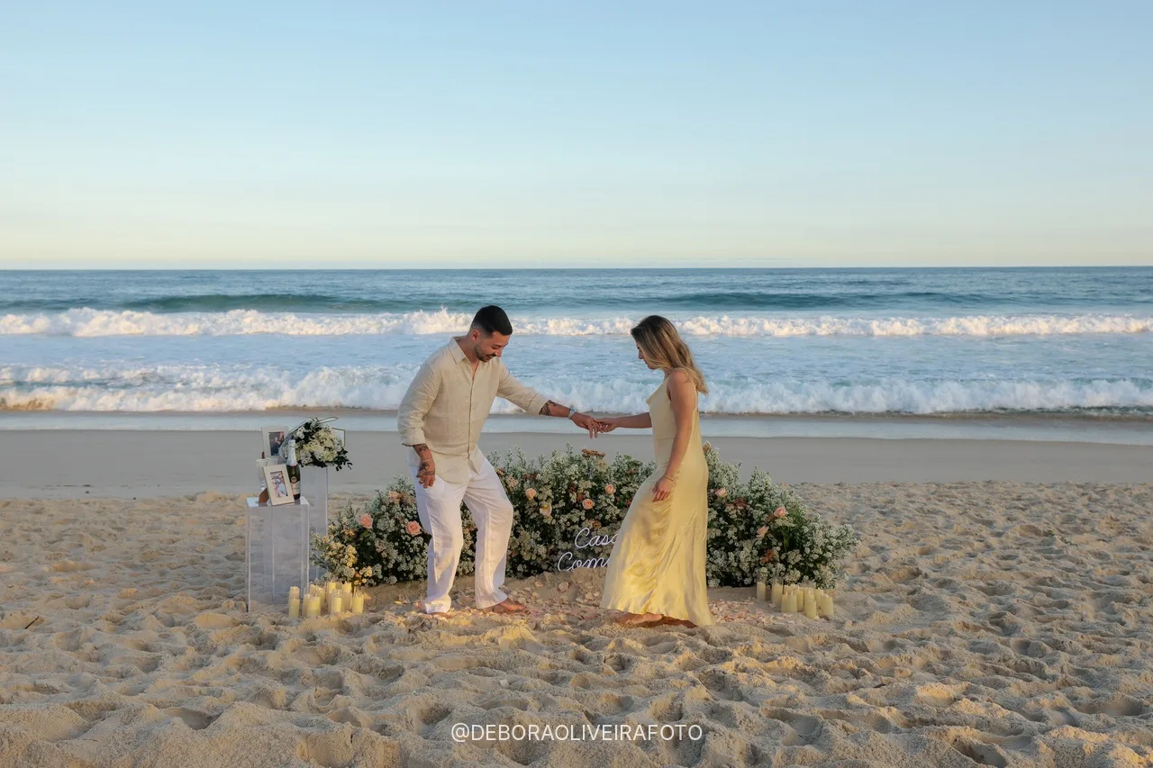 Isabely vendo o jardim de flores pela primeira vez na praia