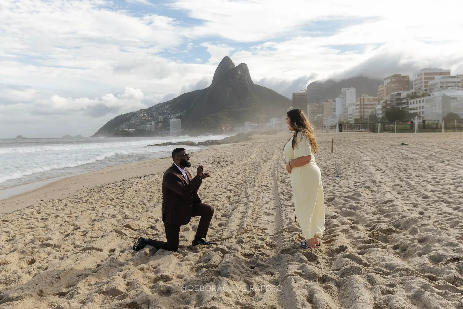 Ipanema Beach Marriage Proposal in Rio de Janeiro: Mathieu & Lou