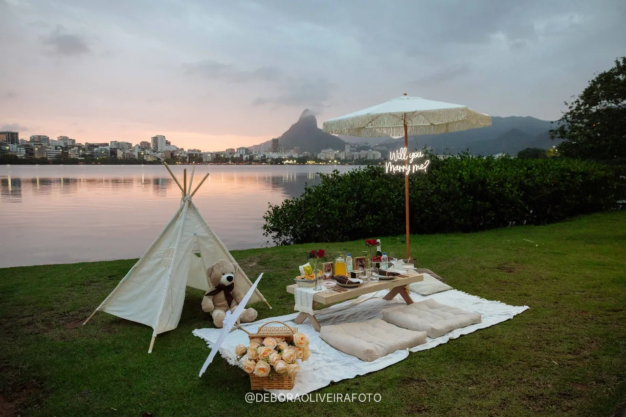 Picnic Marriage Proposal at Lagoa Rodrigo de Freitas, Rio de Janeiro: Naveen & Anisha