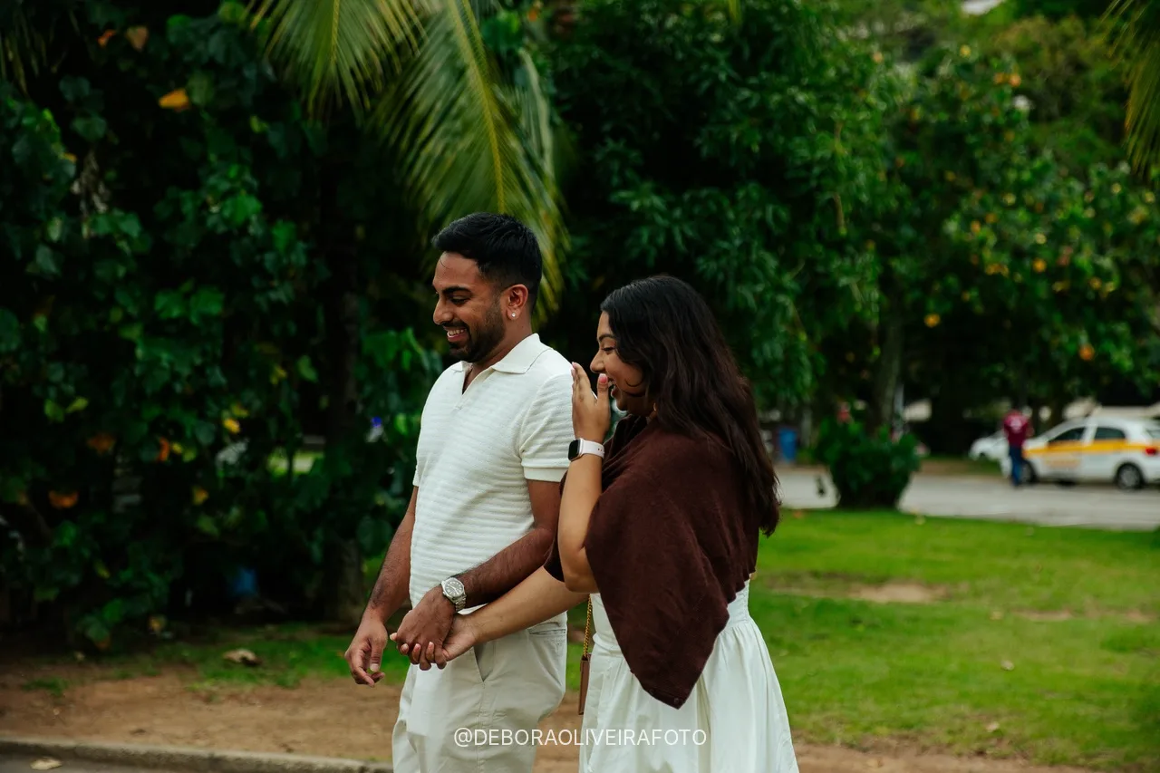 Anisha surpresa ao chegar no piquenique
